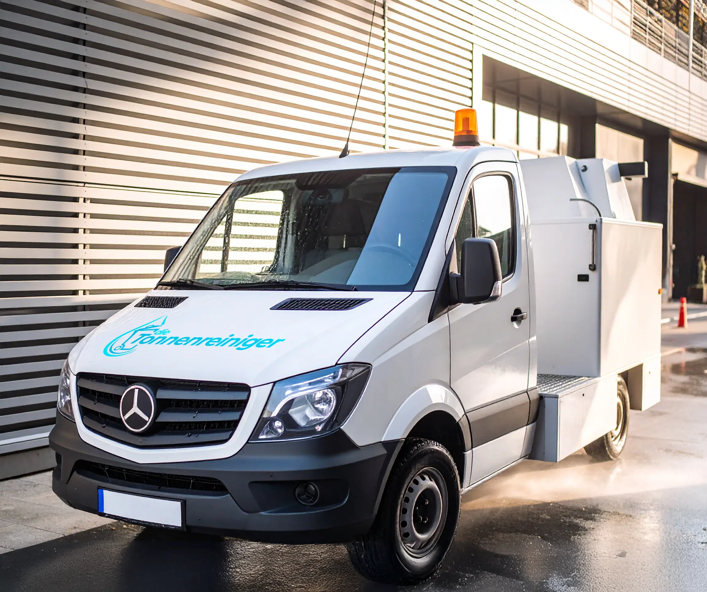 Die Tonnenreiniger - Spezialfahrzeug zur Mülltonnenreinigung in Mittelhessen